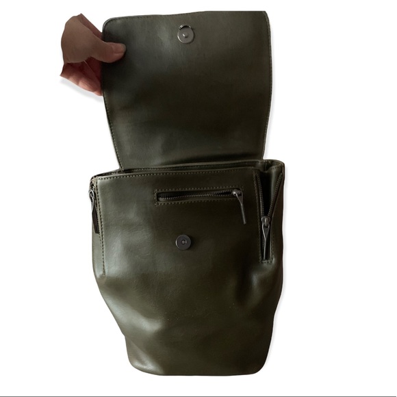 Matt & Nat Backpack Green Vegan Leather Backpack - Picture 4 of 16